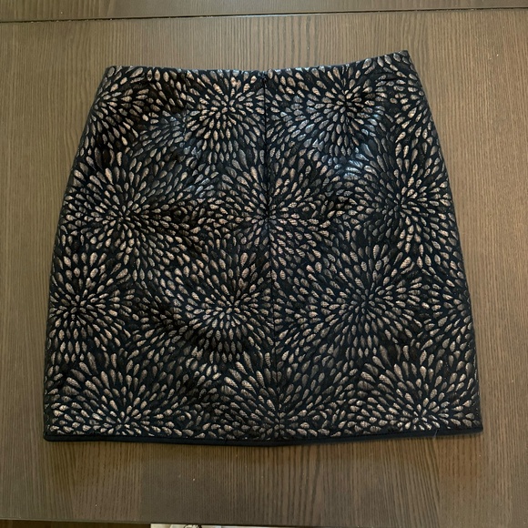 Loft | Faux Wrap Floral Mini Skirt | Black/Silver (4P) - Picture 3 of 4